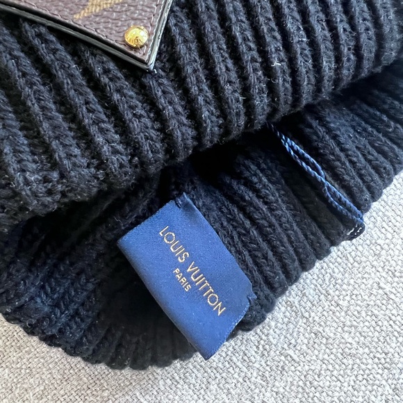 LOUIS VUITTON LV Beanie - Picture 4 of 4